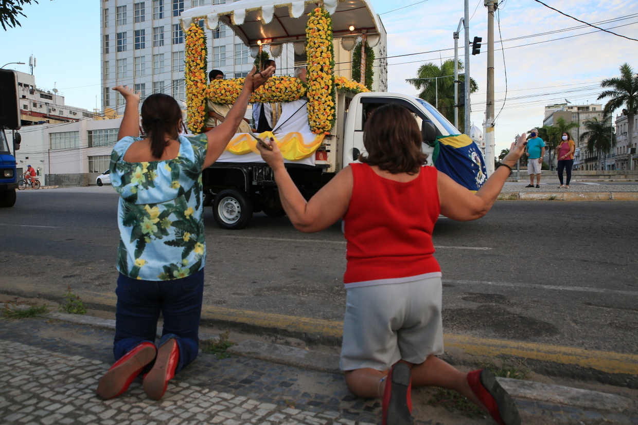 Feriado de Corpus Crist – procissão pelas Cidade – carro – Fts Carlos Grevi (3)