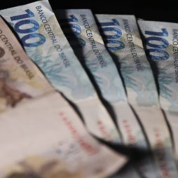Tesouro paga R$ 1,33 bi em dívidas de estados e municípios