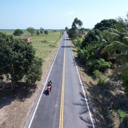 Motoristas podem acessar Lagoa de Cima pela estrada de Santa Cruz