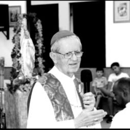 Corpo de Dom Roberto Guimarães será velado em Itaperuna e Campos, com sepultamento no sábado