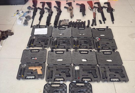 Mandado judicial termina com apreensão de 19 armas em loja no Centro de Campos
