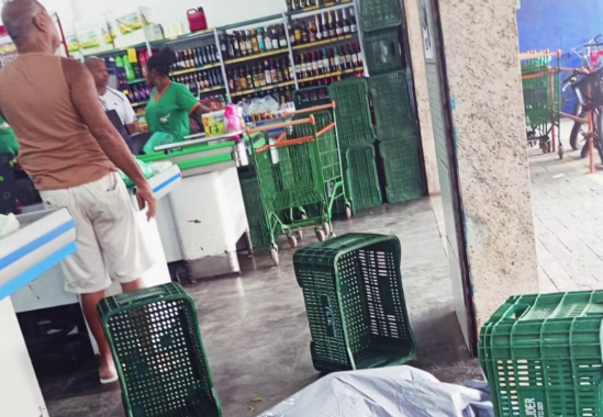 Homem morre após mal súbito dentro de supermercado em Campos